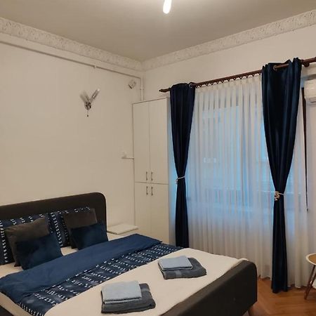 Royal Studio In Old Town Boekarest Buitenkant foto