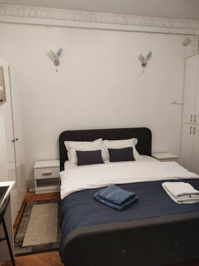 Royal Studio In Old Town Boekarest Buitenkant foto