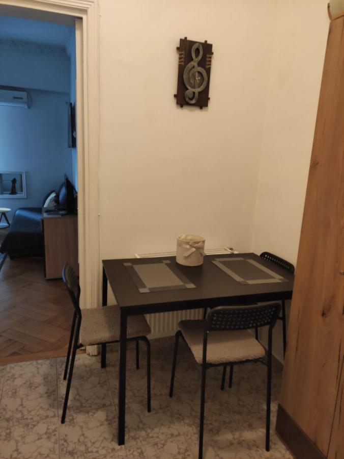Royal Studio In Old Town Boekarest Buitenkant foto