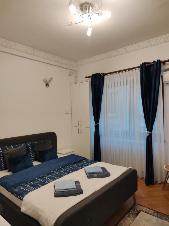 Royal Studio In Old Town Boekarest Buitenkant foto
